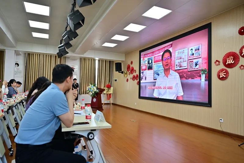 西安市长安南路小学举行长安花语课程体系研讨会暨建