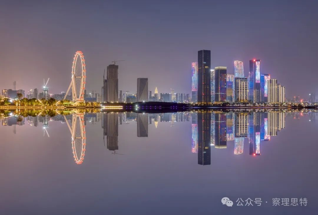 深圳宝安区前海欢乐港湾摩天轮湾区之光夜景.