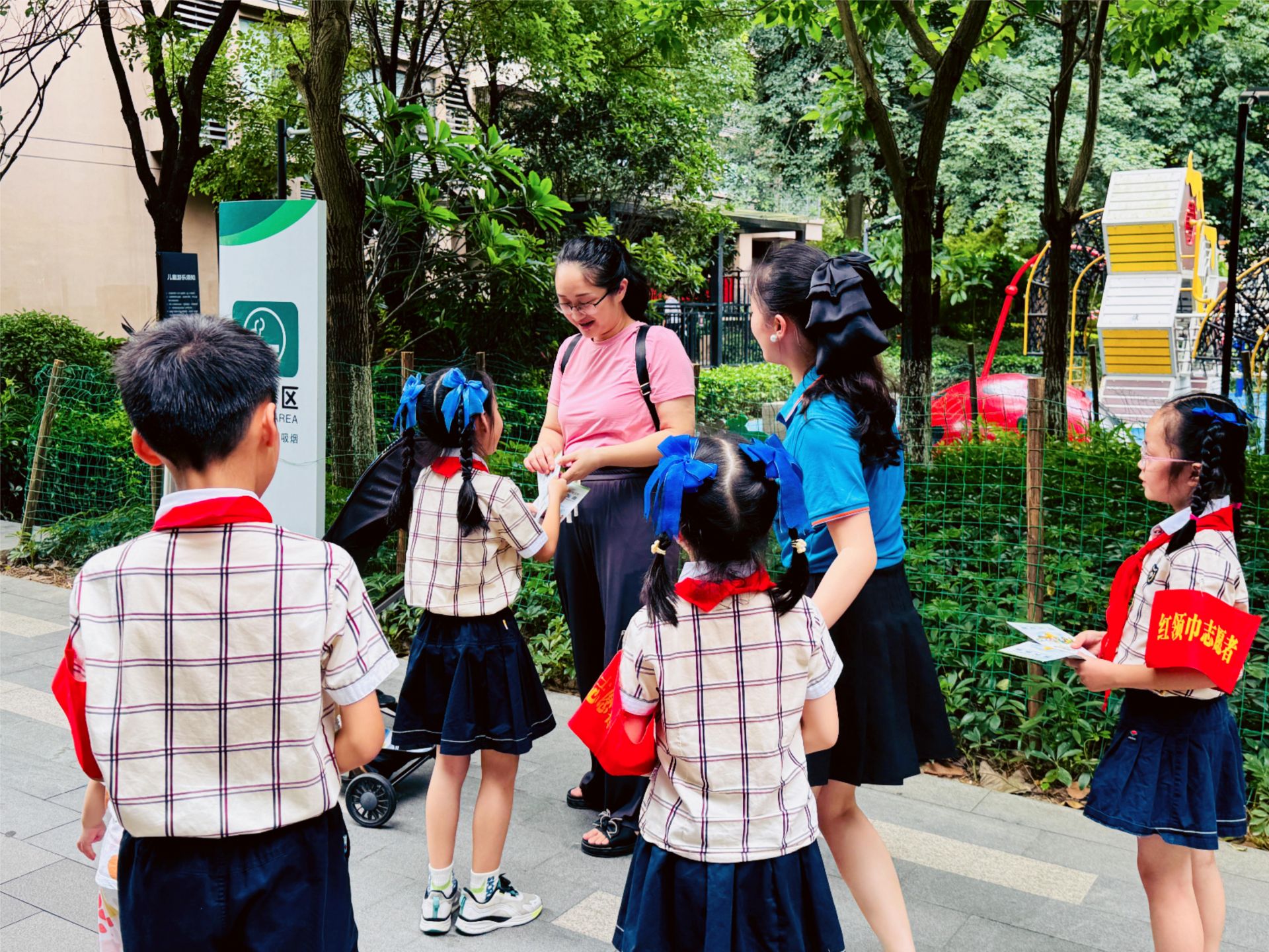 南宁市滨湖路小学长虹校区:快乐分类 绿色"童"行|南宁市_新浪财经_新
