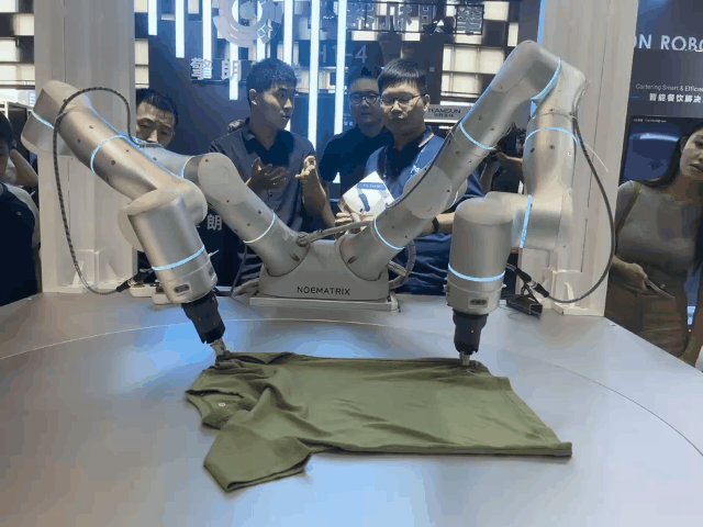 穹彻智能灵巧手 图源：作者拍摄