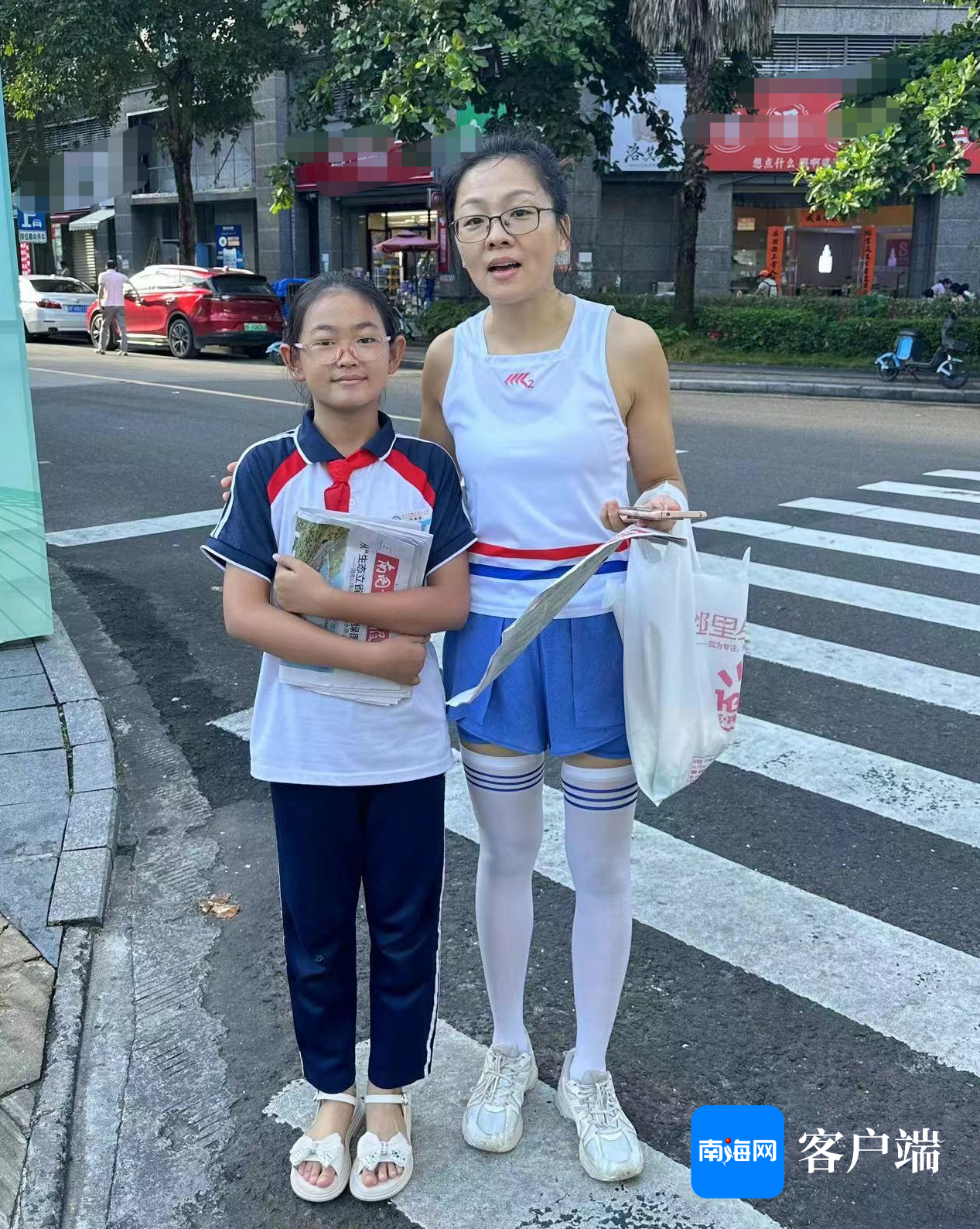 儋州学子踊跃参加第三届暑期亲子售报社会实践活动