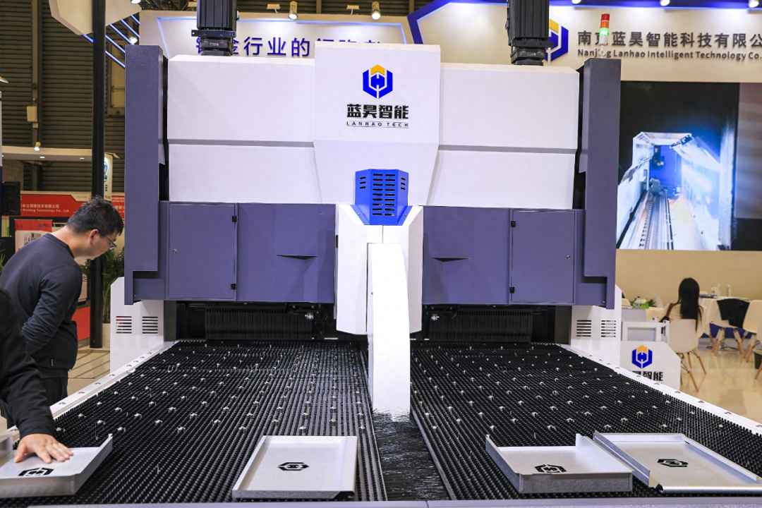 「毅」家人 | 蓝昊智能:"一键成型",传统折弯有了智能升级版