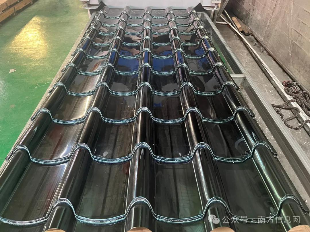 古典 飘逸!山禾阳极氧化彩色不锈钢瓦1219 型-成功试产