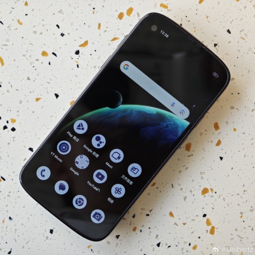 unihertz jelly max 小屏手机相机预热:1 亿像素主摄   3.4x 长焦镜头