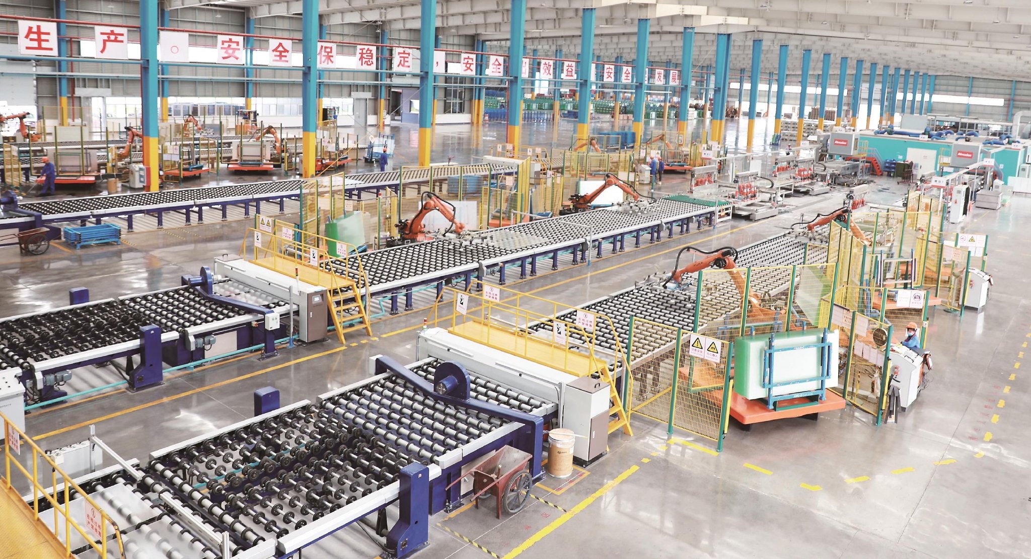 亚玛顿(凤阳)新材料有限公司的智能化特种光电玻璃生产线.