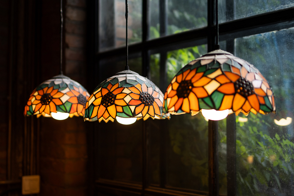 焦距:35mm　 光圈:f/1.8　 ISO感光度:100曝光时间:1/250s　 曝光补偿:-0.3EV　 白平衡:自动