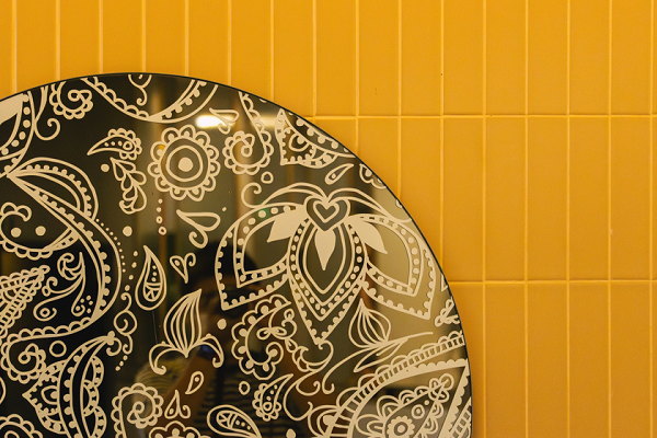 焦距:55mm　 光圈:f/4.0　 ISO感光度:6400曝光时间:1/60s　 曝光补偿:0EV　 白平衡:手动