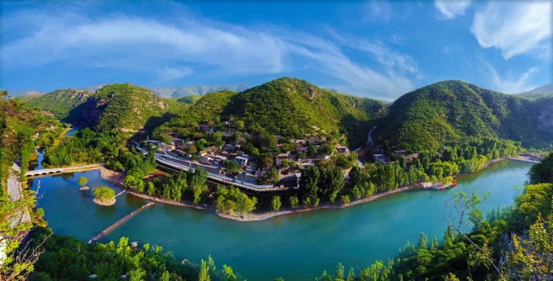 鹤壁曾是一座煤城很难让人想到宛如一条玉带夏日的淇河清澈见底煤炭