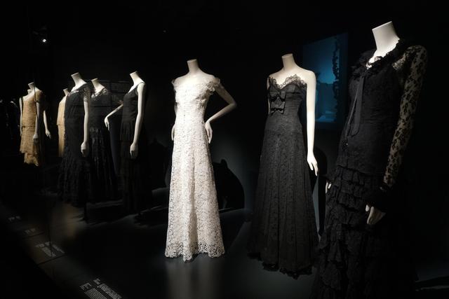 香奈儿中国首个作品回顾展亮相上海当代艺术博物馆,呈现“时尚宣言”|香奈儿_新浪财经_新浪网