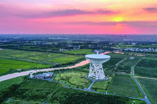 上海天文台65米口径天马望远镜。
