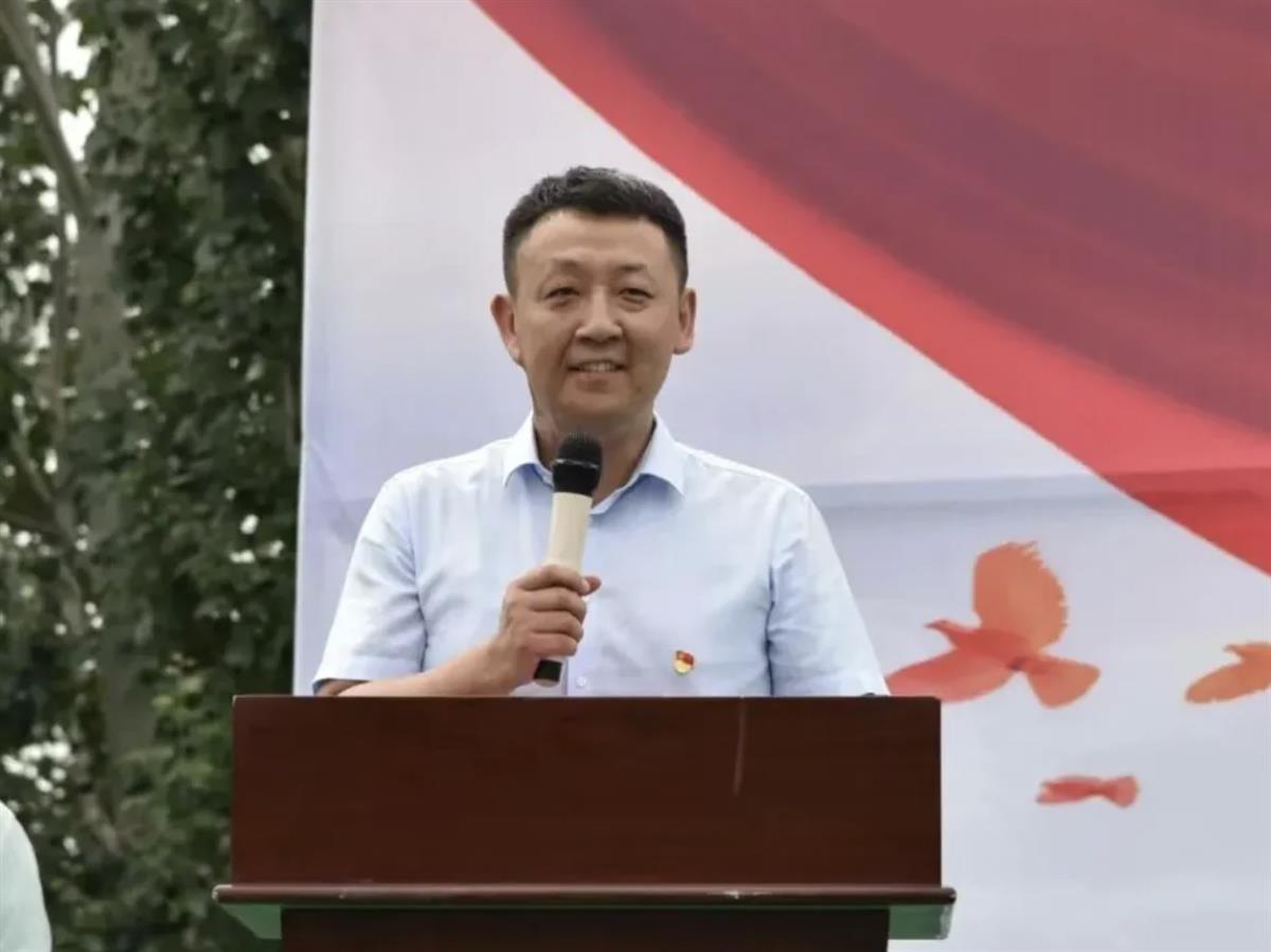 其中,出生于1991年8月的闫嘉伟,拟提名为旗县区政府副职人选.