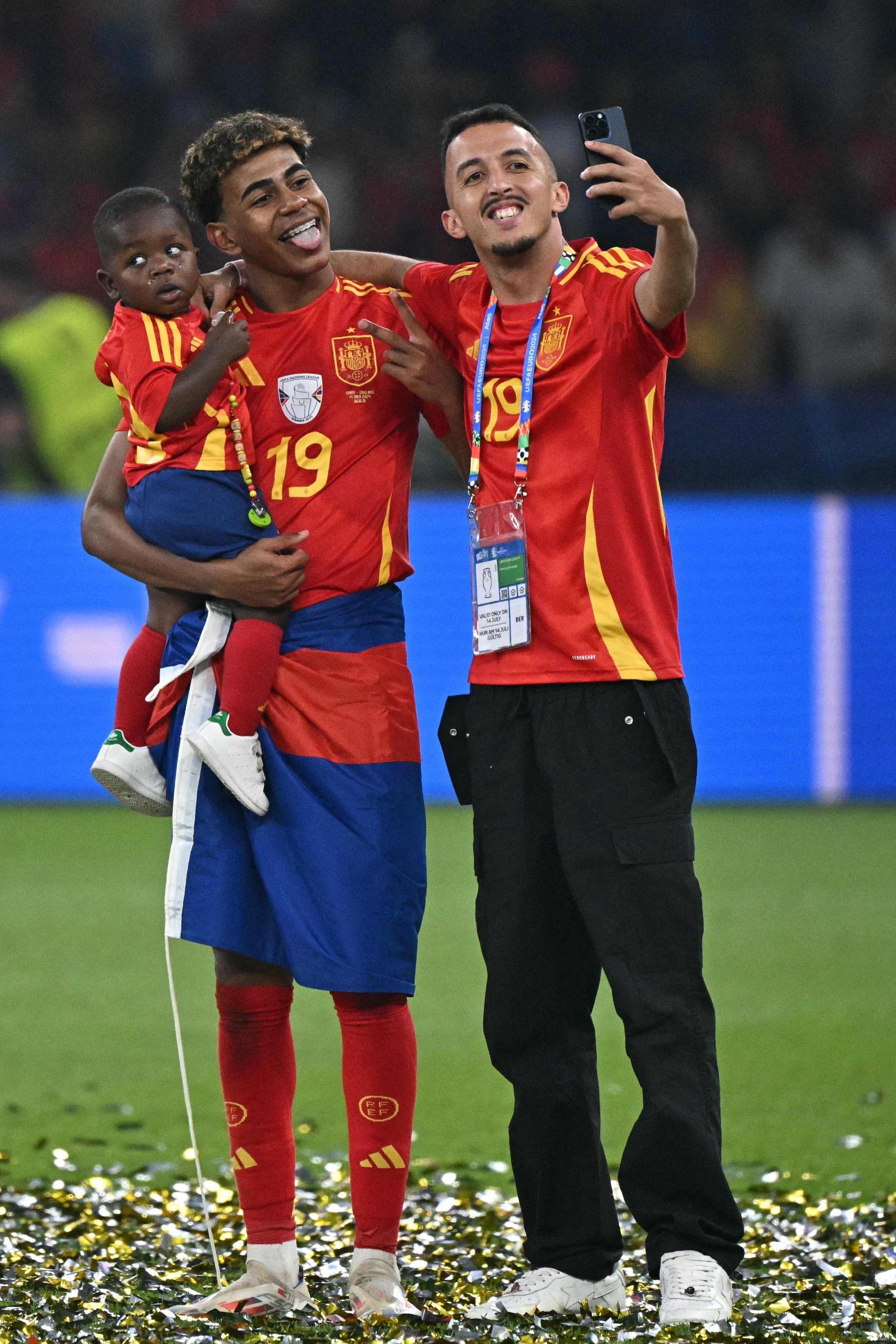 在成为欧洲杯决赛最年轻出场球员后,亚马尔又成为欧洲杯决赛最年轻的