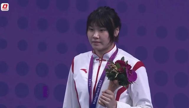 经济新闻滚动>正文> 李冰洁潘展乐中国代表团游泳项目运动员国际与