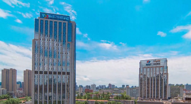 (位于湖北省武汉市武昌区昙华林路的南国置业泛悦中心。图片来源:公司官网)