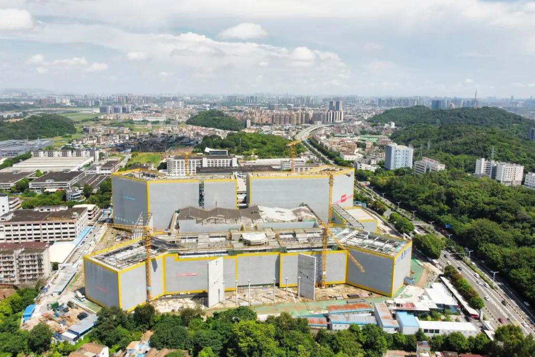 广州中医药大学顺德医院（顺德区中医院）建设项目（易地新建）现场。佛山市新闻传媒中心覃征鹏/摄