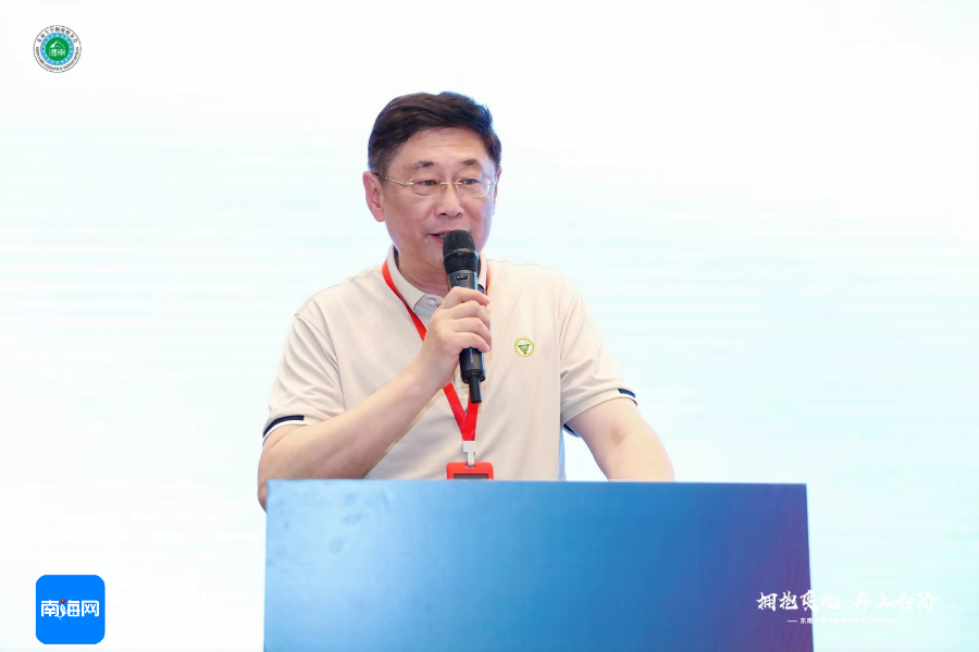 东南大学党委常委,副校长黄大卫致辞.
