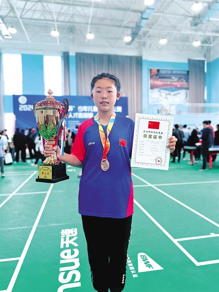 10岁女孩酷爱乒乓球 将体育弱项变强项|乒乓球_新浪财经_新浪网