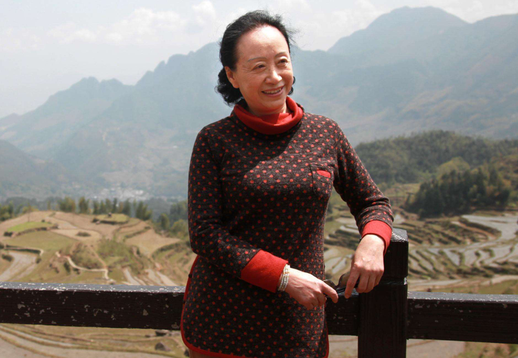 张抗抗:丑陋的"老三届"