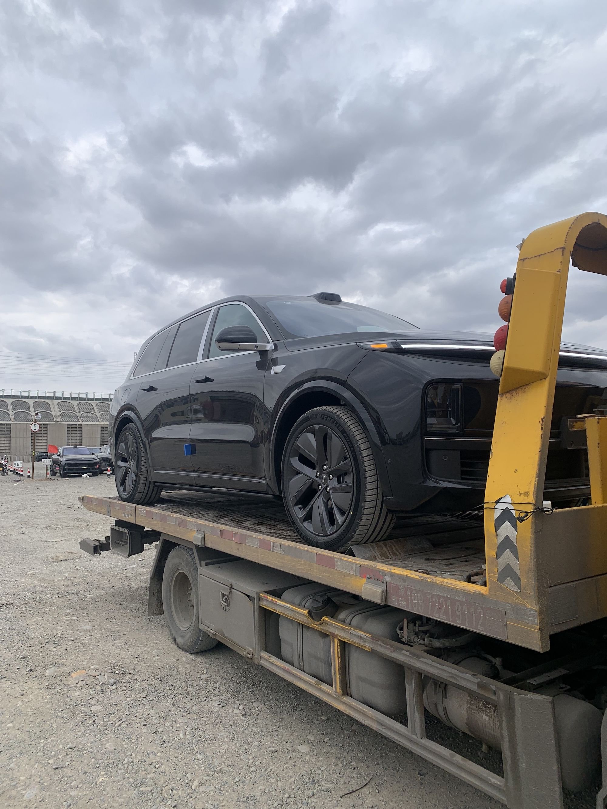 行将发往吉国的车 图源:受访者