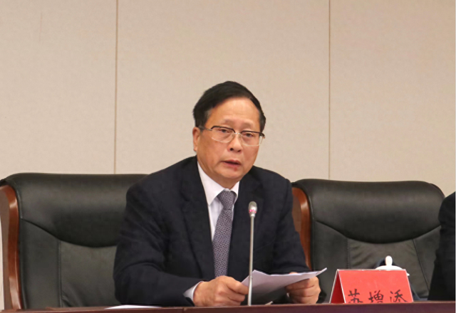 2011年11月,他任福建省委常委,政法委书记,2014年1月任福建省人大