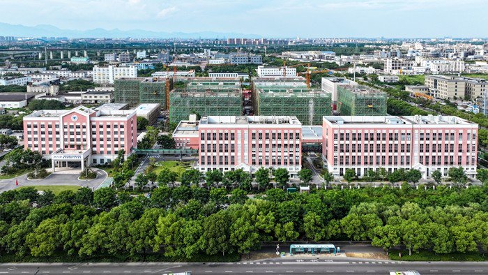 浙江大学衢州研究院中试基地全景。