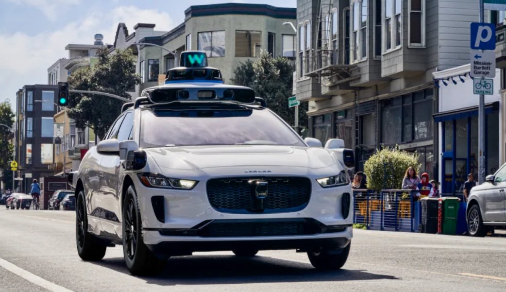 (凤凰城无人驾驶出租车,来源:Waymo)
