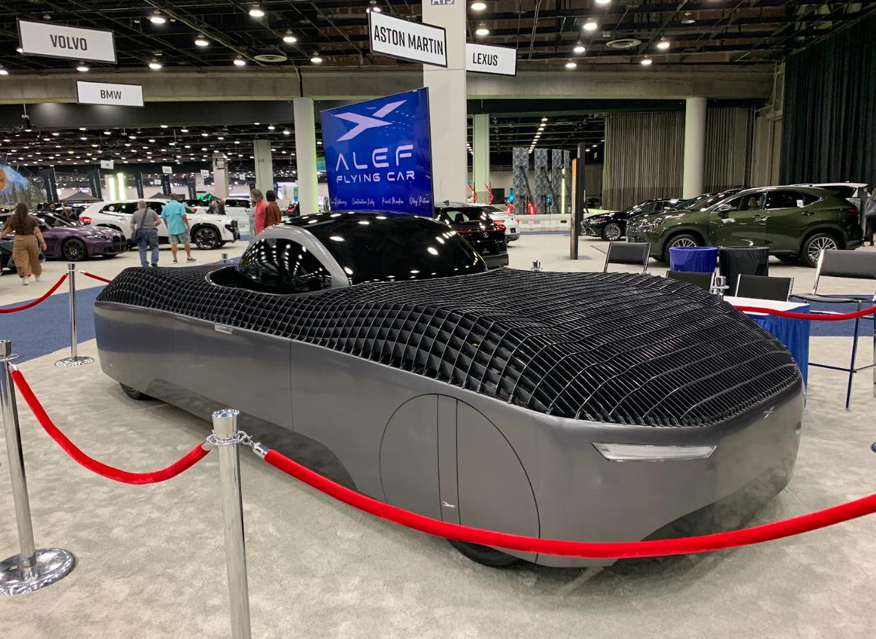 (Armada Model A在底特律车展展示,来源:Alef Aeronautics公司)