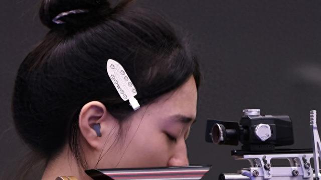 全红婵“丑拖鞋”和黄雨婷发卡制造的流量，他们全都化为了销量！