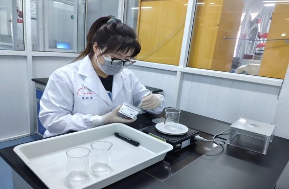 舟曲:农畜产品质量安全检测检验中心通过"双认证"