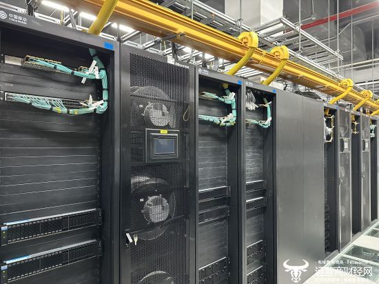 (图为智算中心机房设备机柜)
