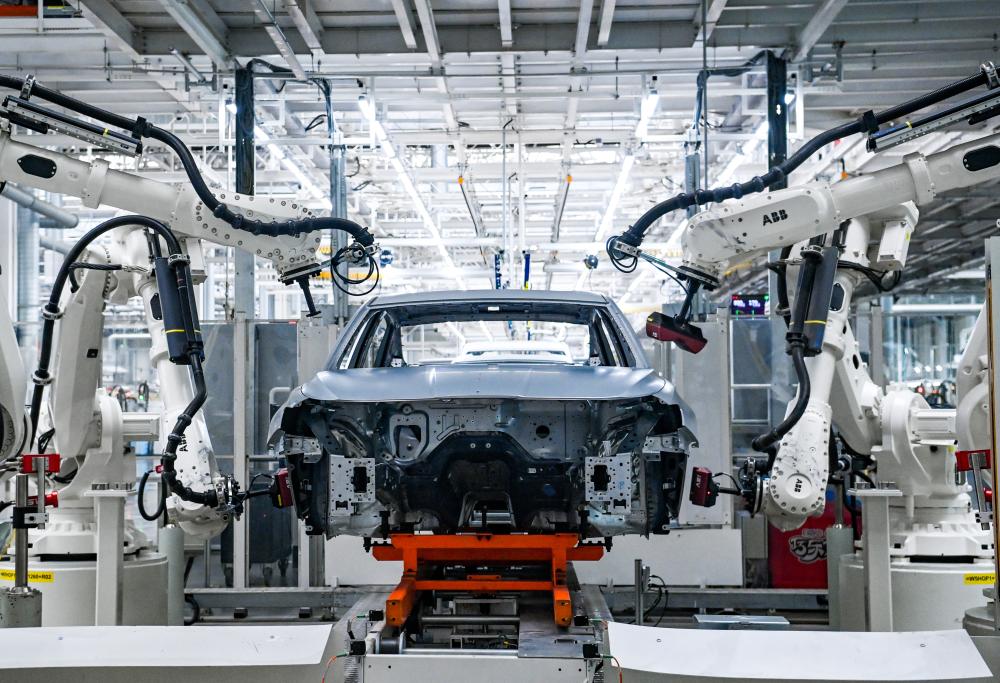 "这是我们与一汽红旗繁荣工厂合作开发的汽车产线智能化视频监测系统