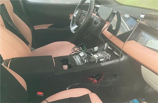 新款秦PLUS内饰谍照曝光 细节调整或四季度上市