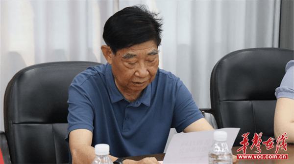 洞口三中举办拔尖创新人才奖学励志报告会