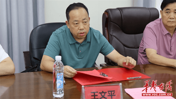 洞口三中举办拔尖创新人才奖学励志报告会