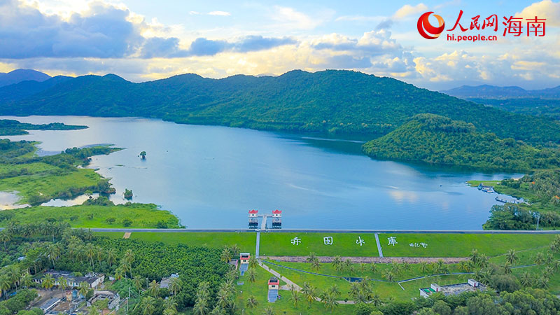 风景优美的赤田水库.