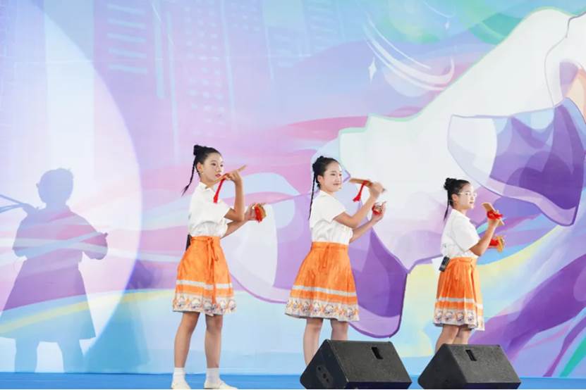 (图为格力学校节目展示)