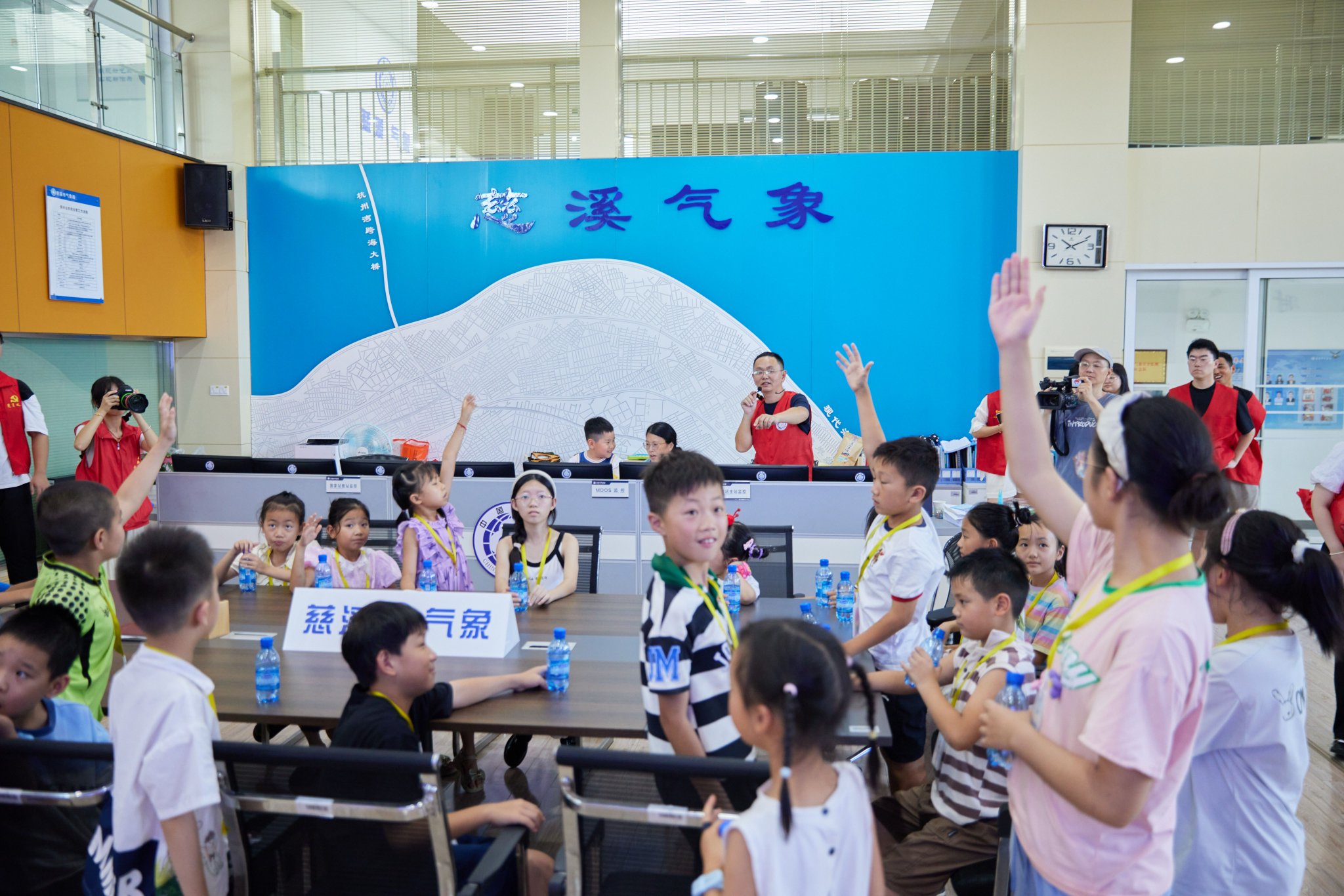 慈溪:暑期假日学校开展气象研学活动