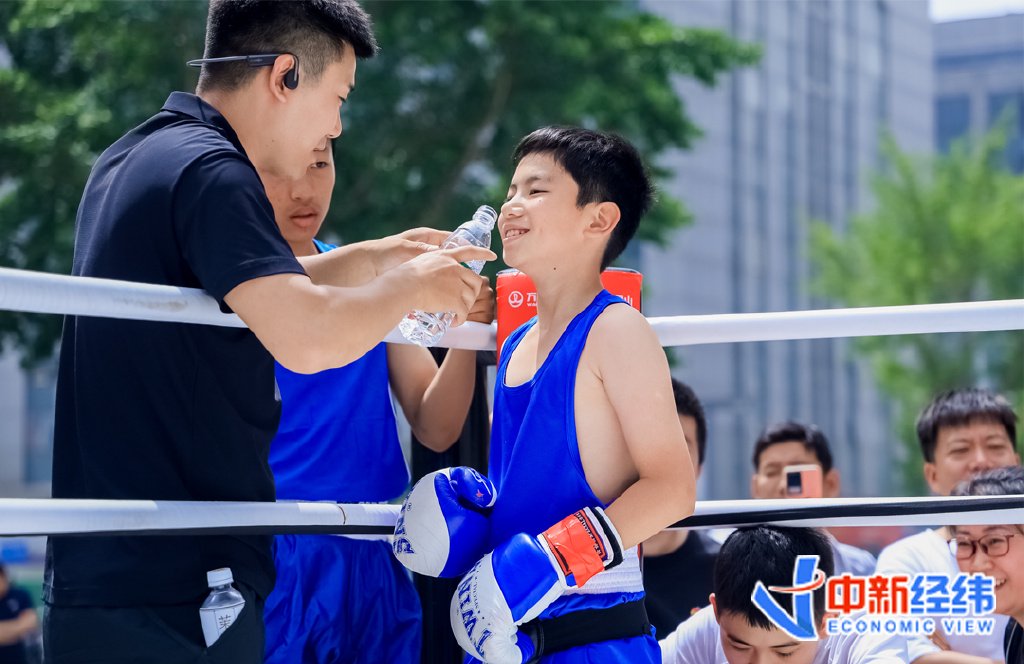 越来越多白领,下班爱上"打沙袋"?