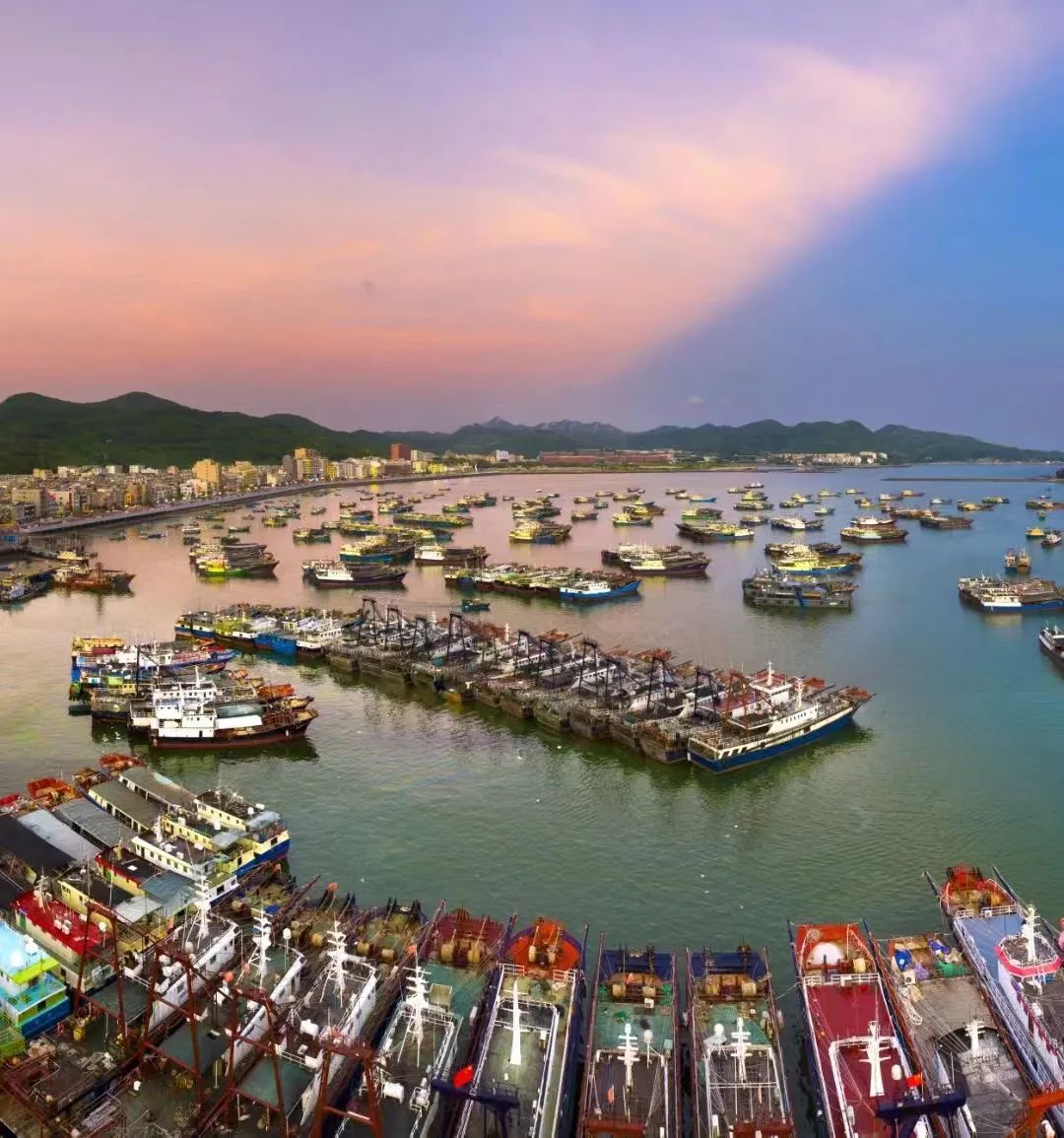呈现出一派繁忙的景象阳东区东平镇东平渔港正在忙着开渔前的各种准备