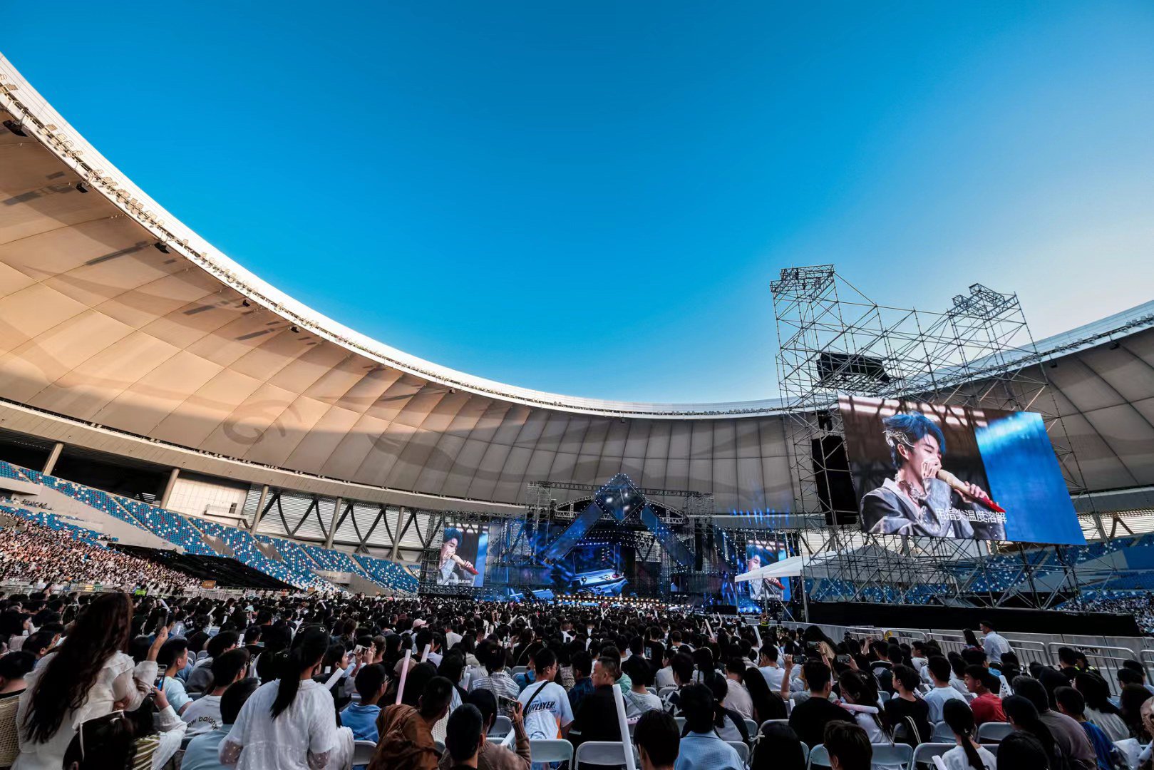 位于龙泉驿的东安湖体育公园