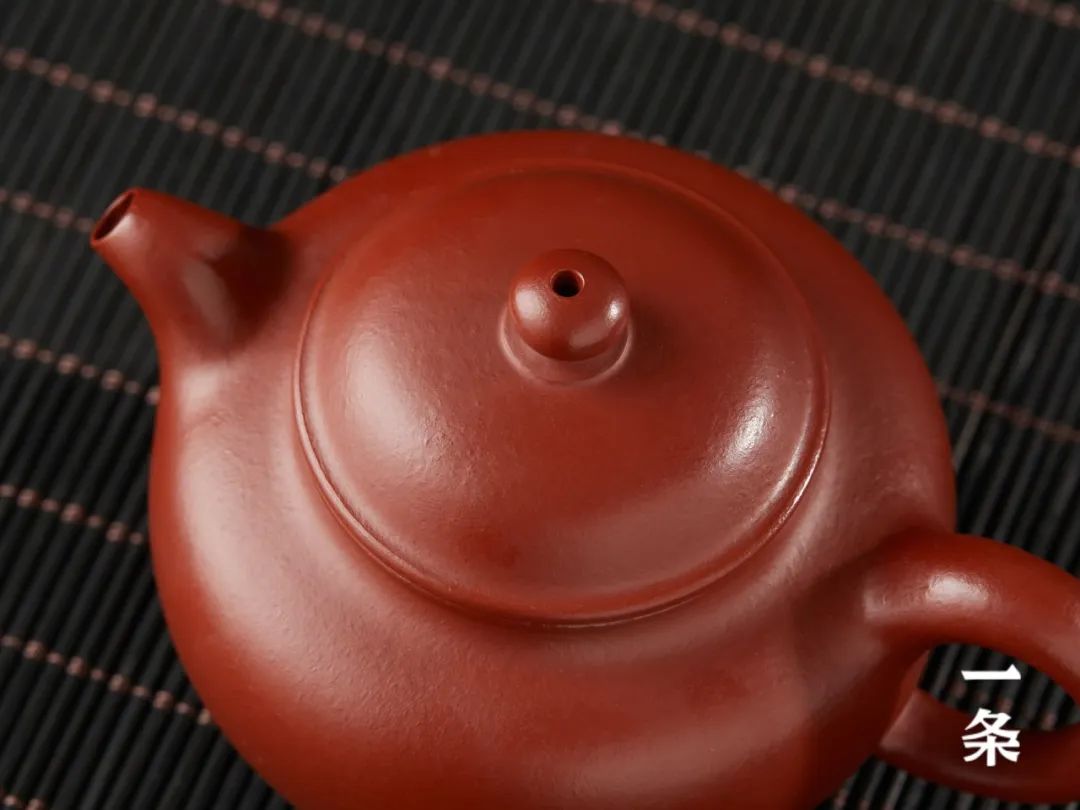 黄龙山原矿朱泥,经典小品壶,胎质纯正温润,色泽殷红