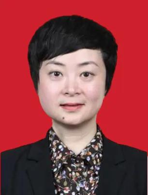 青浦区区长 杨小菁杨小菁,女,汉族,1977年3月生,大学,法学硕士,中共
