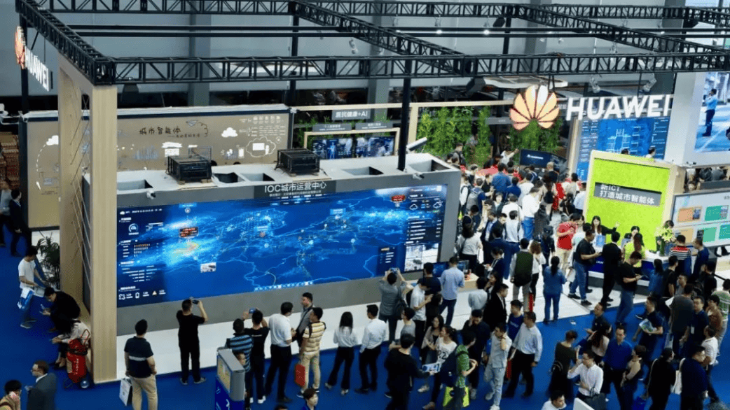 高交会吸引众多电子信息<a href=http://www.newskj.org/news/kjxx/ target=_blank class=infotextkey>科技</a>巨头 全图谱聚焦数字时代“现在与未来”