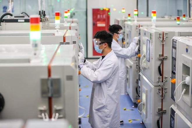 宜宾动力电池产业相关的科研机构。（庄歌尔 摄）