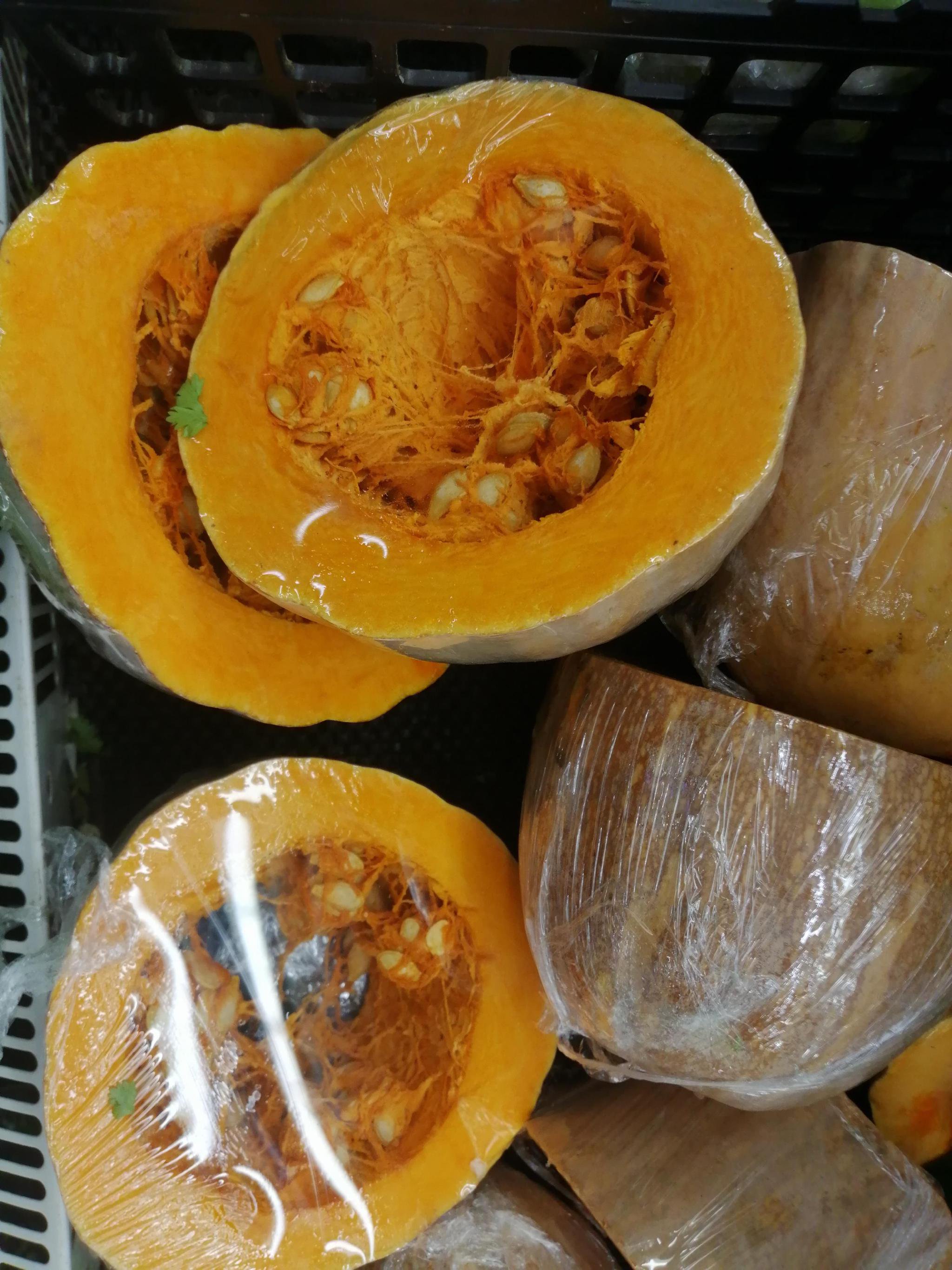 切开的南瓜.李建/摄