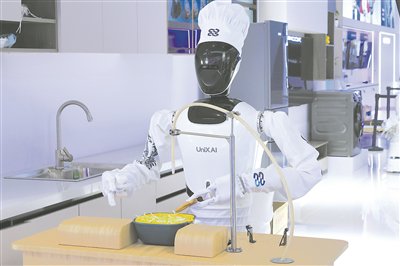 家务机器人在做饭 受访者供图