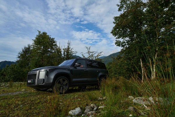 极石汽车的蜕变之路：从初创到蜕变