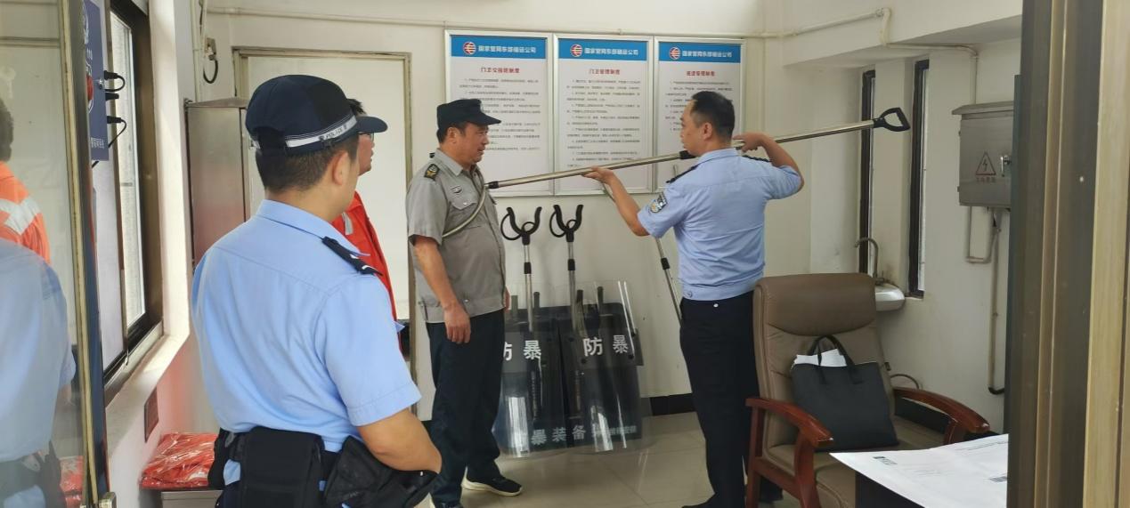 怀宁高河派出所深入辖区开展反恐防暴应急演练