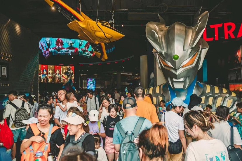 相比迪士尼,环球影城等同类型国际主题乐园,上海海昌海洋公园以极地