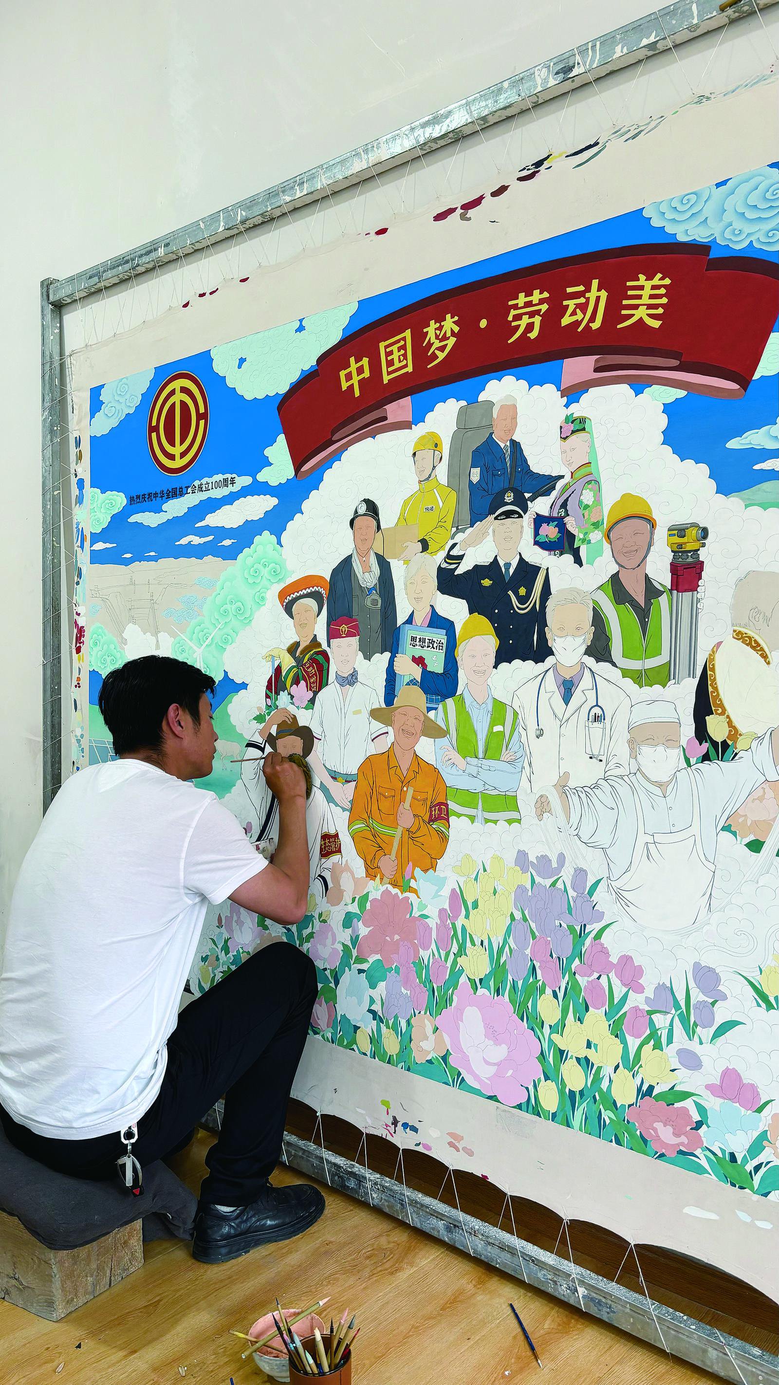 完德尖措在绘画.